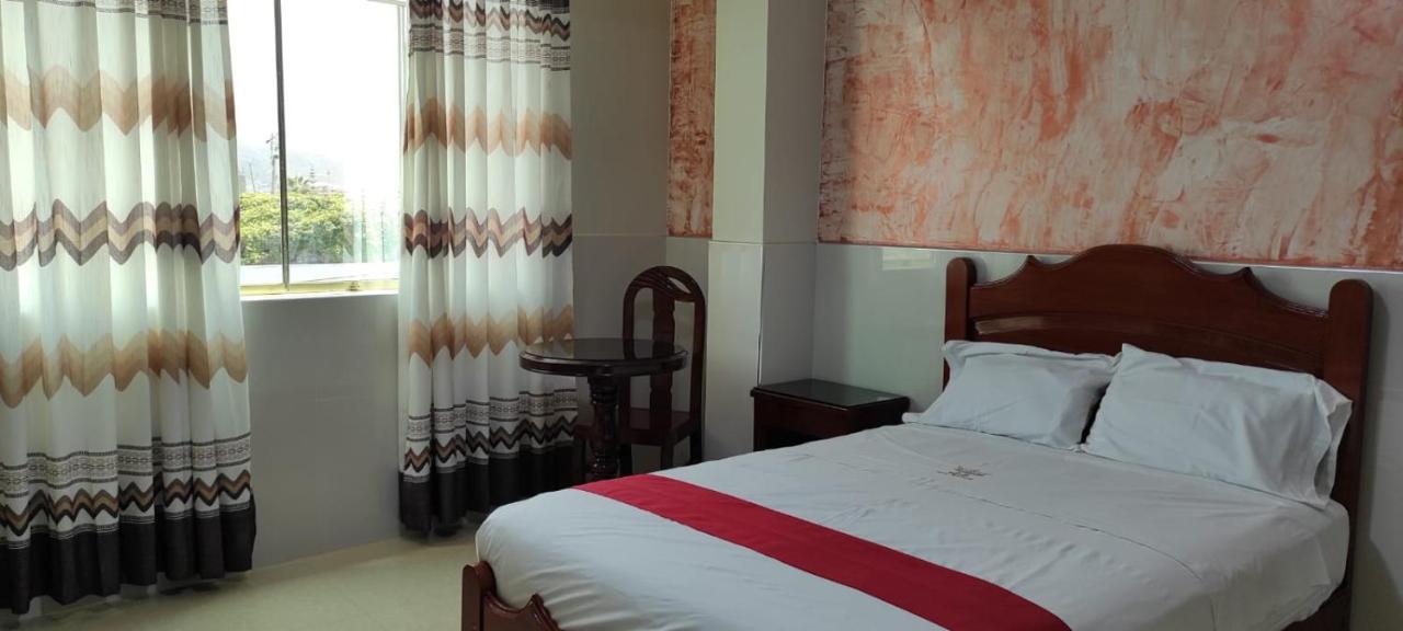 Hotel Real Bolivar Чімботе Екстер'єр фото